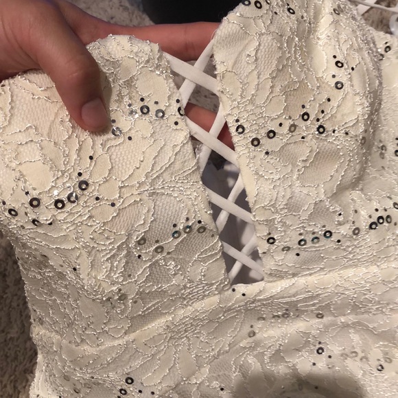 CREAM MINI DRESS - Picture 6 of 8